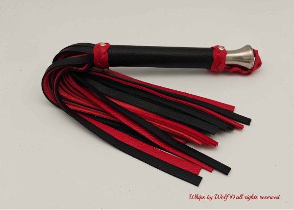 MTO Black & Red Medium Flogger 3