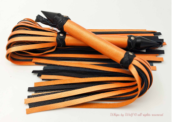 Flogger set in Metallic Orange & Black