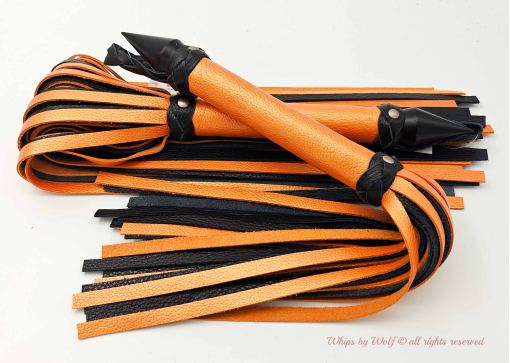 Flogger set in Metallic Orange & Black