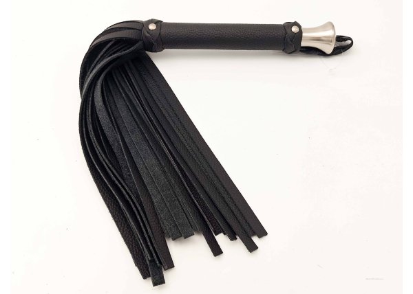 Single Medium Flogger in Black