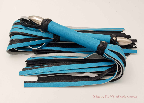 Flogger set in Turquoise & Black