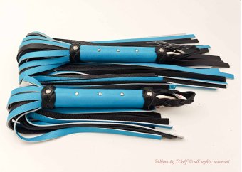 Flogger set in Turquoise & Black