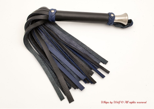 MTO Black & Dark Blue Medium Flogger