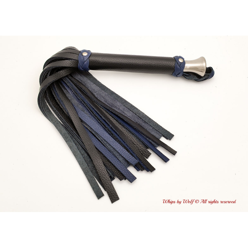 MTO Black & Dark Blue Medium Flogger