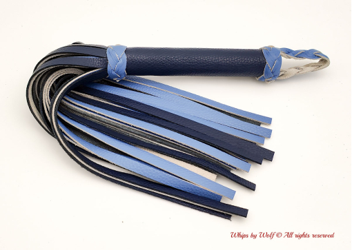 Single Medium Flogger in Dark & light Blue