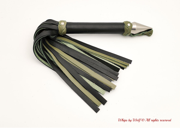Single Medium Flogger in Olive & Black