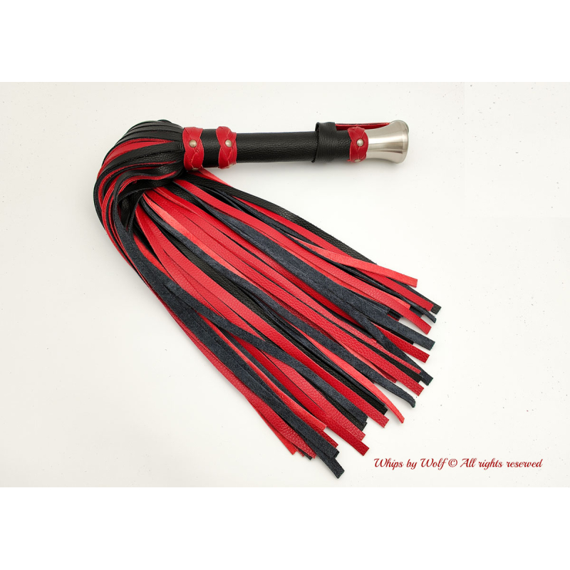MTO Black & Red Huge Flogger 