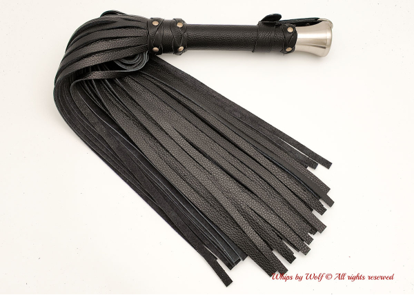 MTO Black Huge Flogger 