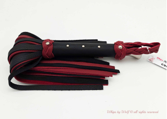 Single Medium Flogger in Black and Bordeaux