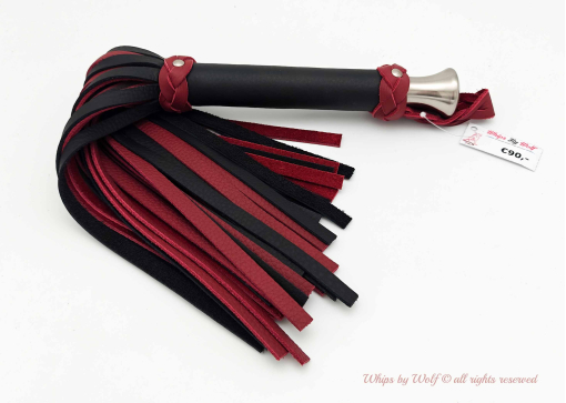 Single Medium Flogger in Black and Bordeaux