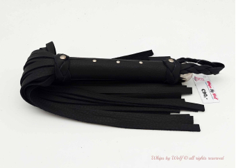 Single Medium Flogger in Sensual deep Black