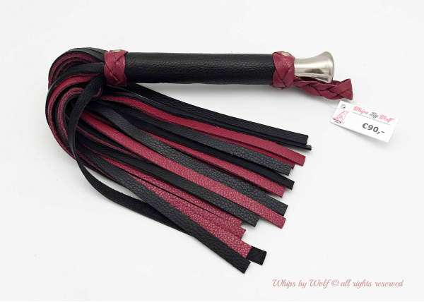 Single Medium Flogger in Black and Wine Red